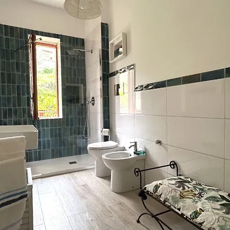 Rita Cilento 아파트